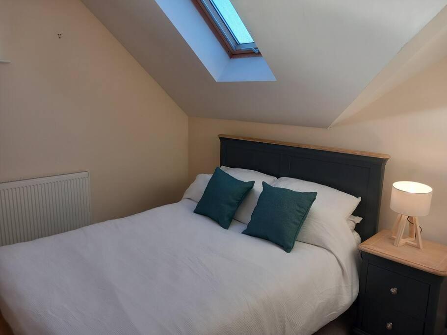 Roomy Penthouse 2 Double Bed Apartment - Spacious - Central Beeston - Free Secure Parking - Nottingham Exterior photo